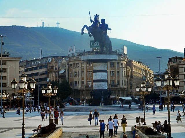 macedonian square balcãs